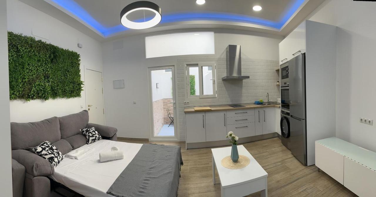Апартаменты Sky Garden Malaga Centro Экстерьер фото